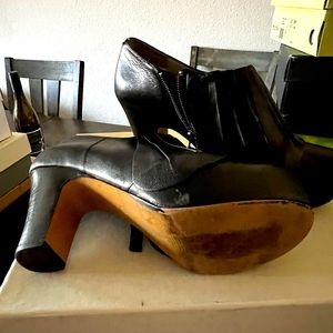 Lightly used black bootie heel. Super comfortable and chic.